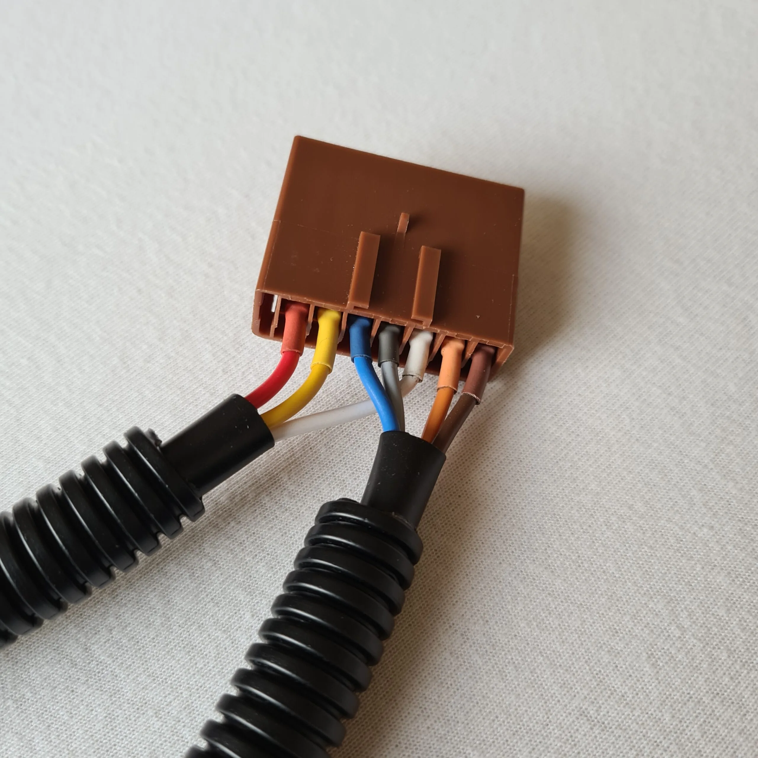 Peugeot 205 GTI / CTI capteur faisceau connecteur côté arrière | SKS