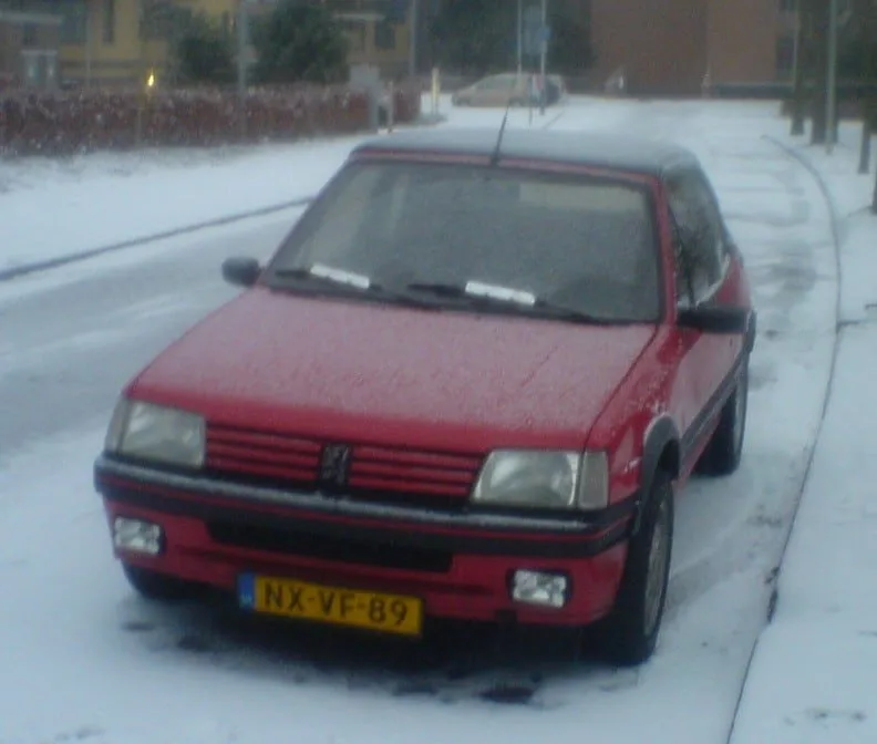 About us 4 Peugeot 205 CTI 1.9 in the snow