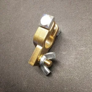 Batterieklemme MIN mit Flügelmutter M8 - Seite