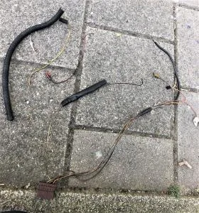 Faisceau de câbles du capteur moteur usé Peugeot 205 GTI / CTI