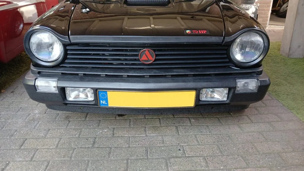 Afbeelding #1 van Yannos