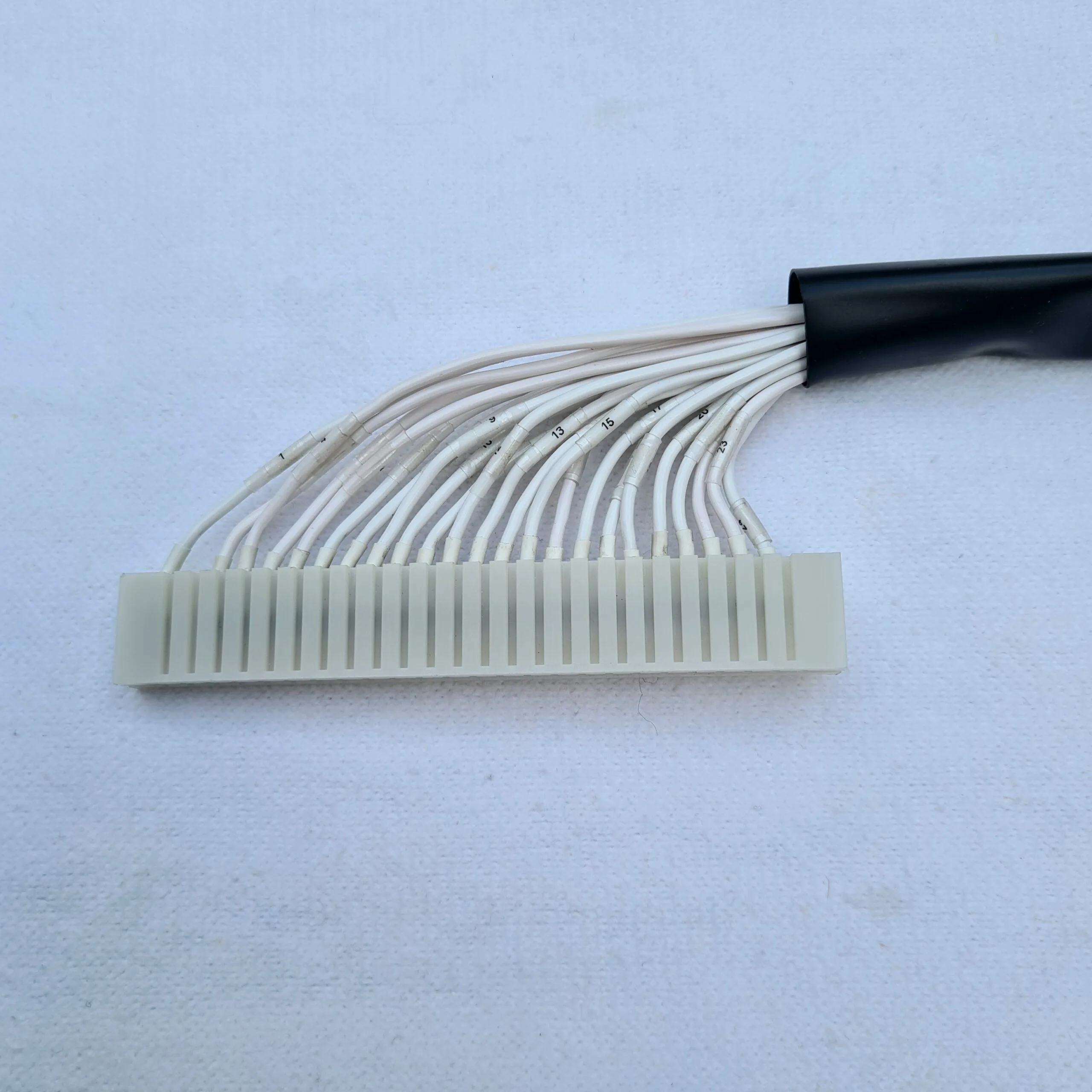 Juego de cables del motor, D-Jetronic, Renault Alpine A310 8 Enchufe ECU con números de cable originales en el mazo de cables del motor Alpine A310 | SKS