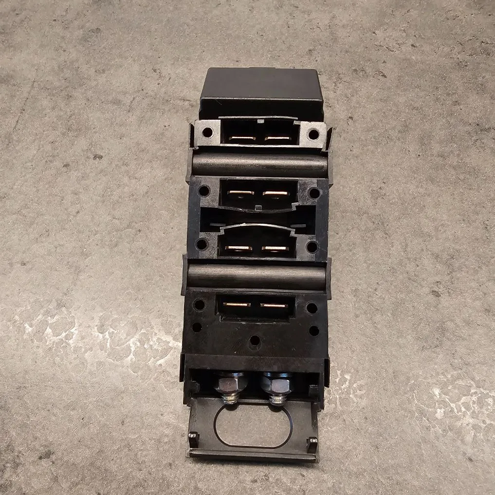 Zekeringskastje Peugeot 205 - refurbished - kleine type - onderkant | SKS