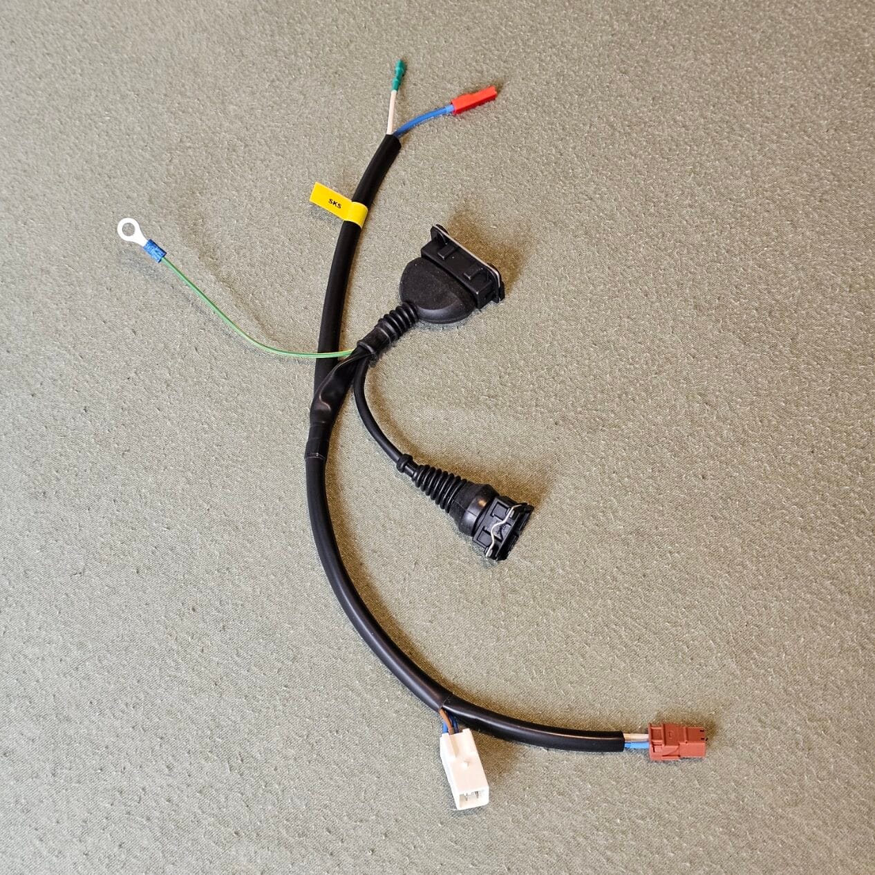 פיג'ו 205 GTI / CTI – מעגל חשמלי של מודול הצתה, שלב 1, עם 2 מחברי חיבור דו-קוטביים | SKS