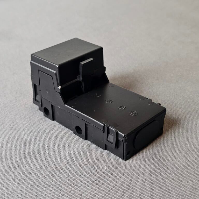 Zekeringkastje motorcabine Peugeot 205, klein type - Refurbished - Dicht, zijkant schuin L | SKS
